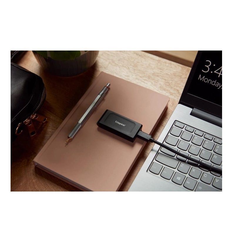Портативний SSD Kingston XS1000 2TB USB 3.2 Gen2 Type-C IP55 3D NAND
