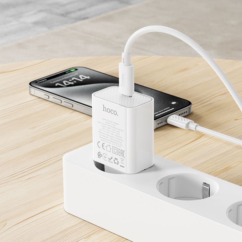 Мережевий зарядний пристрій з кабелем HOCO C143A Benefit single port PD20W charger set(C to C) White