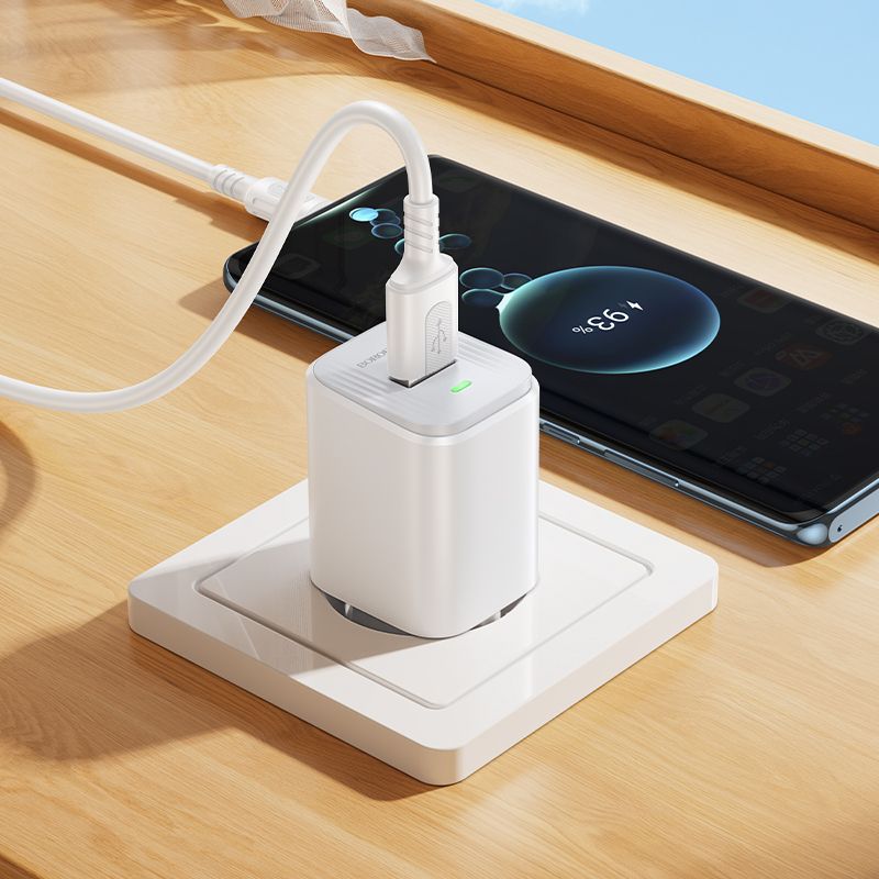Мережевий зарядний пристрій BOROFONE BAS82A Star single port QC3.0 charger (EU) White
