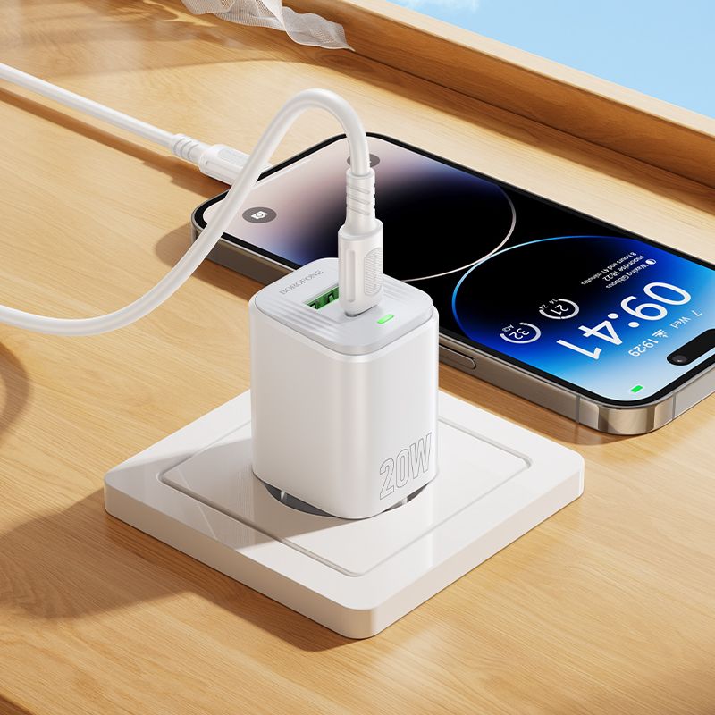 Мережевий зарядний пристрій BOROFONE BAS83A Star PD20W+QC3.0 charger (EU) White