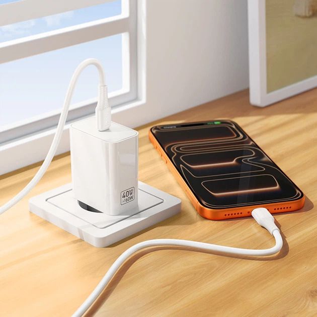 Мережевий зарядний пристрій HOCO C162A Source single port PD40W charger set(C to C) White