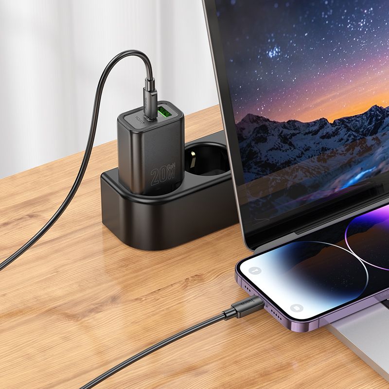 Мережевий зарядний пристрій HOCO N61 Gentle PD20W+QC3.0 charger set(C to iP) Black