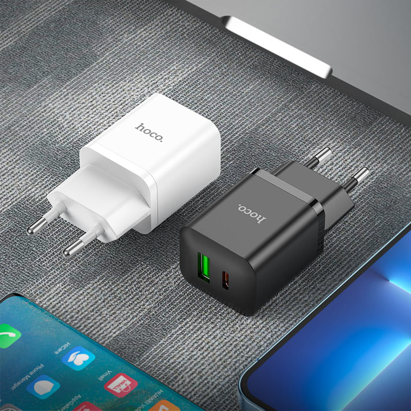 Мережевий зарядний пристрій з кабелем HOCO N28 Founder PD20W+QC3.0 charger set(C to iP) White