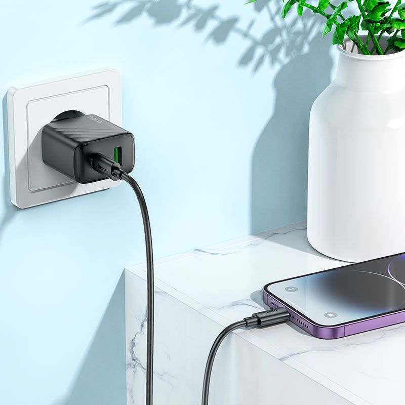 Мережевий зарядний пристрій з кабелем HOCO CS23A Sunlight dual-port PD30W+QC3.0 charger set (C to iP)(EU) Black